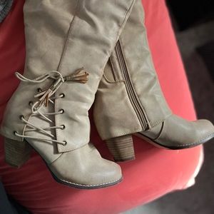 Torrid 10w tan tall boot